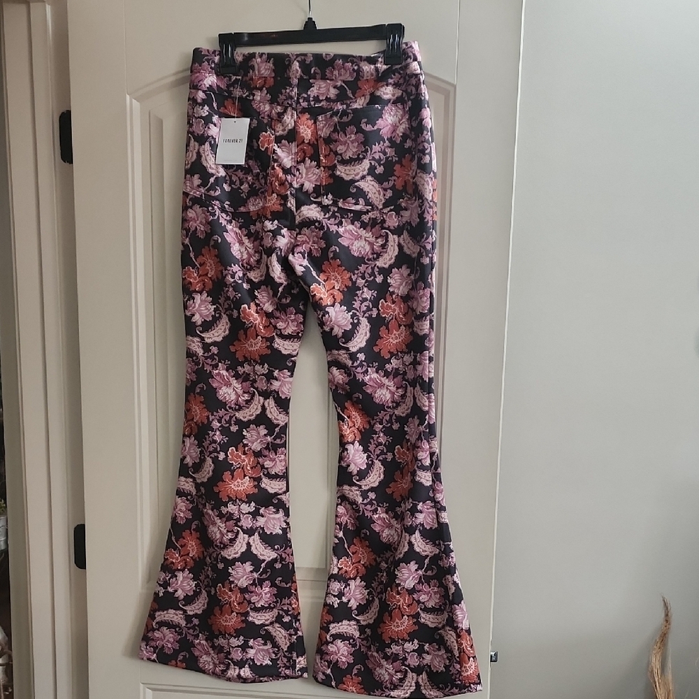Forever 21 Kids Floral Bell-Bottom Pants - Black and Pink - Picture 5 of 7